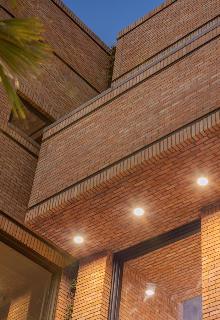 Brick facade lighting