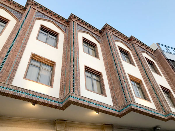 Brick facade of a building with facing brick